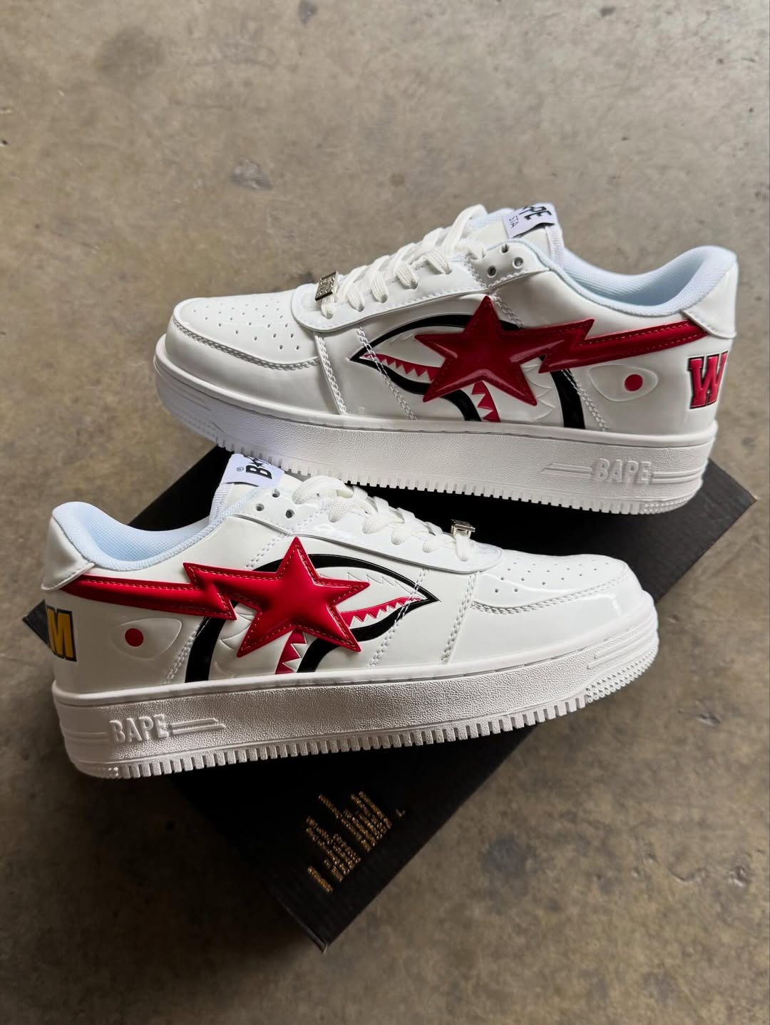 A Bathing Ape Bapesta Low “White Shark”