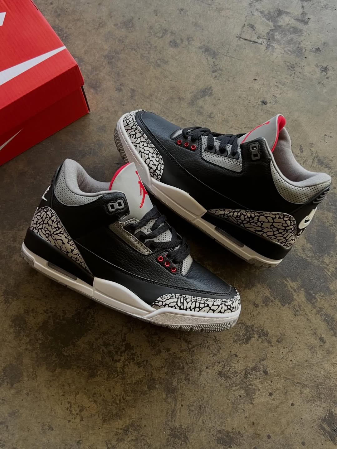 Jordan Retro 3 "Black Cement"
