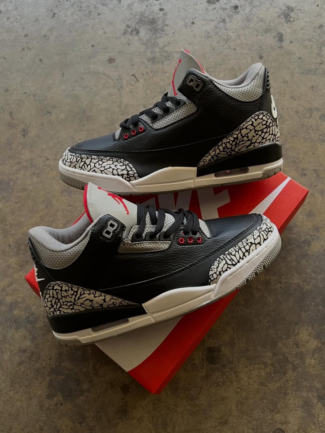 Jordan Retro 3 "Black Cement"